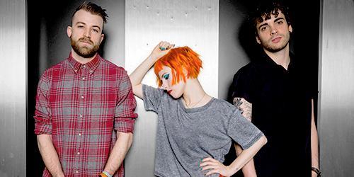 ParamoreNavyWW's tweet photo. #10YearsOfParamore and my heart beats for only you @schzimmydeanie @yelyahwilliams #Taylor @paramore IT NEVER ENDS http://t.co/AJdKYfj0B2