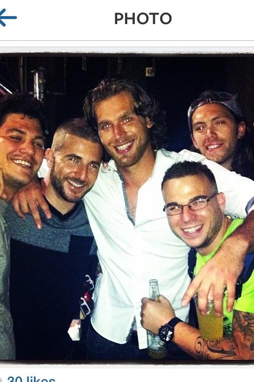 MJClements3's tweet image. Reunion with the boys tonight @FlynnNolan @justinsalit @grantsy @GarbageGlenn