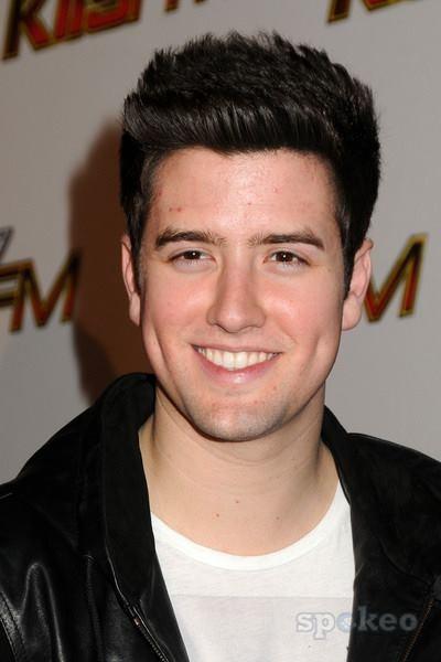 Happy Birthday Logan Henderson 
I <3 you 
