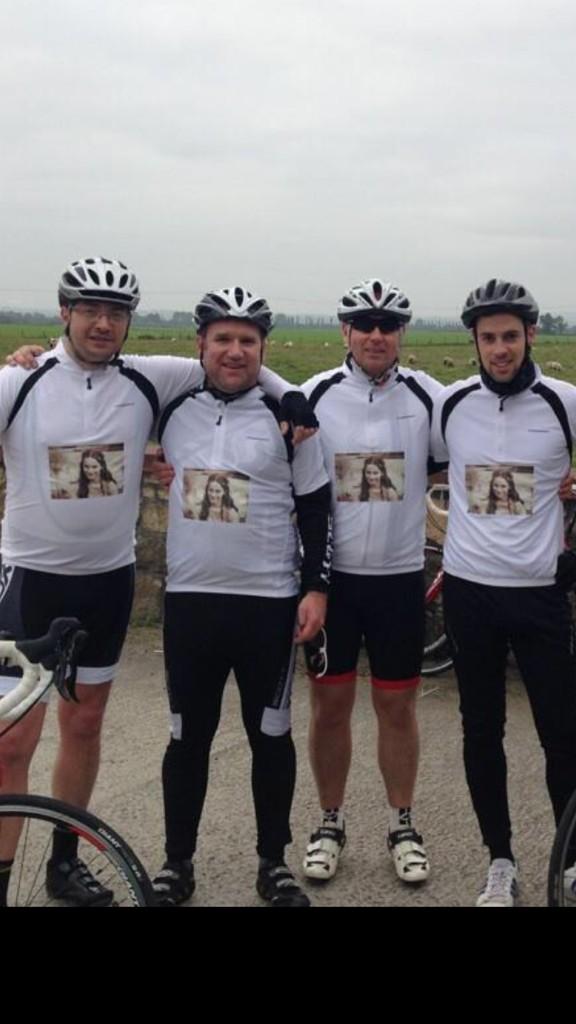 Mrstirling01's tweet photo. The Big Bike Ride Nearly At Stirling Store From Kinross, Still got a while to go! @EBMemorialFund @BigBikeRide2 👍🚴🎉 http://t.co/lGvCZ6RWDg