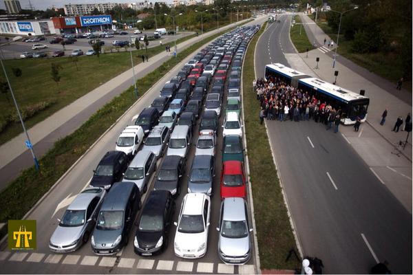 Движение против автомобилей