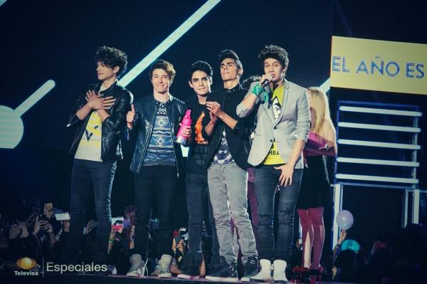 styhojonas's tweet image. Sin CD9 Mi Vida Ya No Tiene Color♥
@somosCD9 :&apos;3
#Coder4Ever
#KCAMéxico #CD9