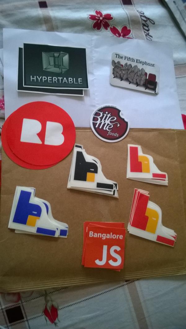 bem_ru's tweet image. Разработчики из Индии наделали клевых олдскульных #b_ наклеек для #BangaloreJS “@jitendravyas: @bem_en http://t.co/jiOlDb471q”