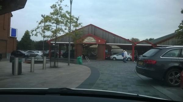 CreweNews's tweet photo. @shopcrewe great free parking right in the centre of Crewe market. No worries! @CheshireEast http://t.co/BljUzFCalK
