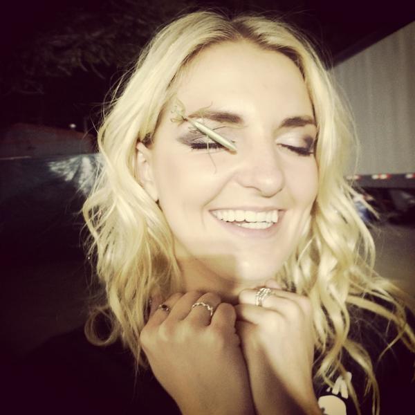 RydelLynch's tweet photo. My new little friend 😍💚 http://t.co/4T6sA6qLU2