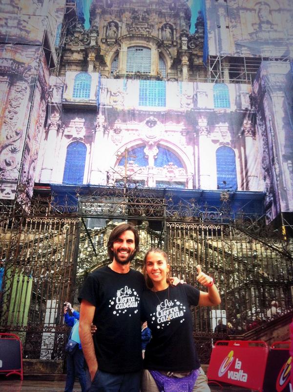 dani_Delos's tweet photo. En Santiago,con el corazón desbordado.Siempre presente d donde venimos.@RocioDeLosRioss@pvcaminosscc#LosCierraCasetas http://t.co/24bHcDIypF