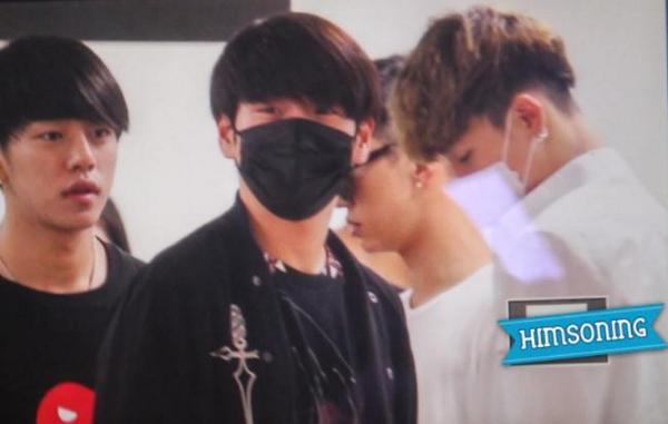 himsoning's tweet photo. [PRE] 140914 김포공항 출국 ( @BAP_Himchan ) http://t.co/joEw7QLwbw