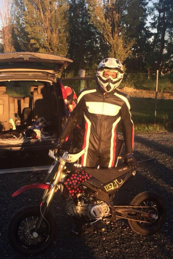GASSS14's tweet photo. #readytogo #pitbike http://t.co/Oa7vLVO5FE