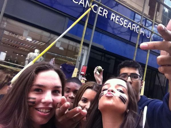 zahra_ellie's tweet photo. “@ward4army: Cancer research selfie #NCS99 #teamward @Challenge_MRK #MRKA4 #task76 http://t.co/PhWcbGrwWV”