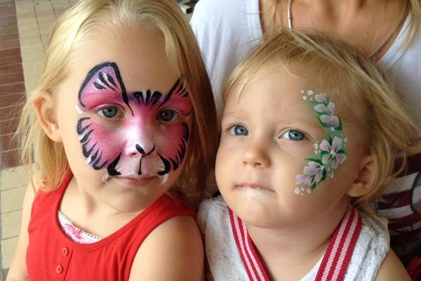 MagicMadeMe_'s tweet image. Thanks to @bmstores for hosting me at Macclesfield store opening yesterday @Krutalent #Manchester #facepainter