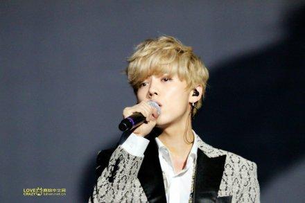 Luhan_LoveCrazy's tweet photo. #鹿晗 #루한 #LUHAN #TLPinSG update http://t.co/Bhw8OEF78l