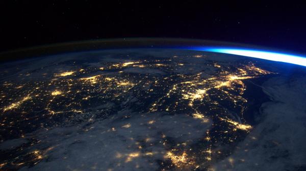 Indescribably emotional to see this. DC, Baltimore, NYC, Great Lakes just before #Sunrise