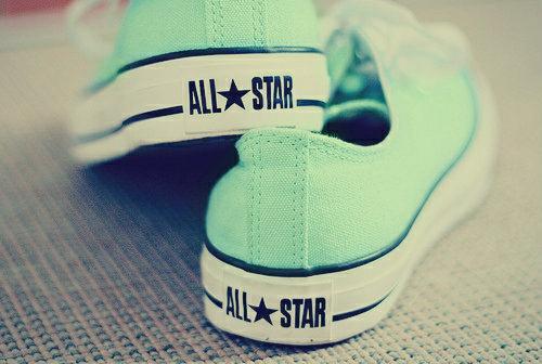 weird_clothes's tweet photo. Rt: le indosserei
Fav: non le indosserei http://t.co/ETZBTBtWZ3