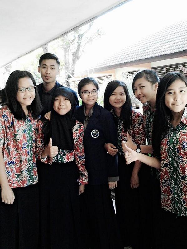 Ay_Melin's tweet photo. sama bu arin ;) @syahrinafitri http://t.co/SKBwFJBv8g