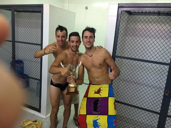 7adriixy's tweet photo. 1er trofeo @Atleticosangine @TonyPugil @Davixymarin @fran_xisko @ARonie_11 @Ismaelgn10 @joseismaelsanch @SmsergioC http://t.co/umW9Jcw6QB