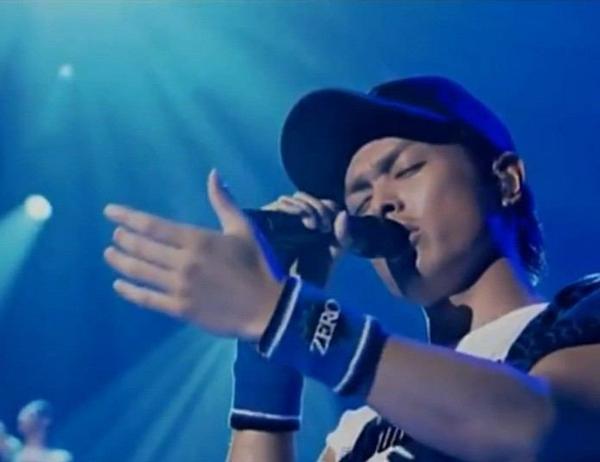 瞳を閉じて熱唱する隆二くん♪ 　#今市隆二