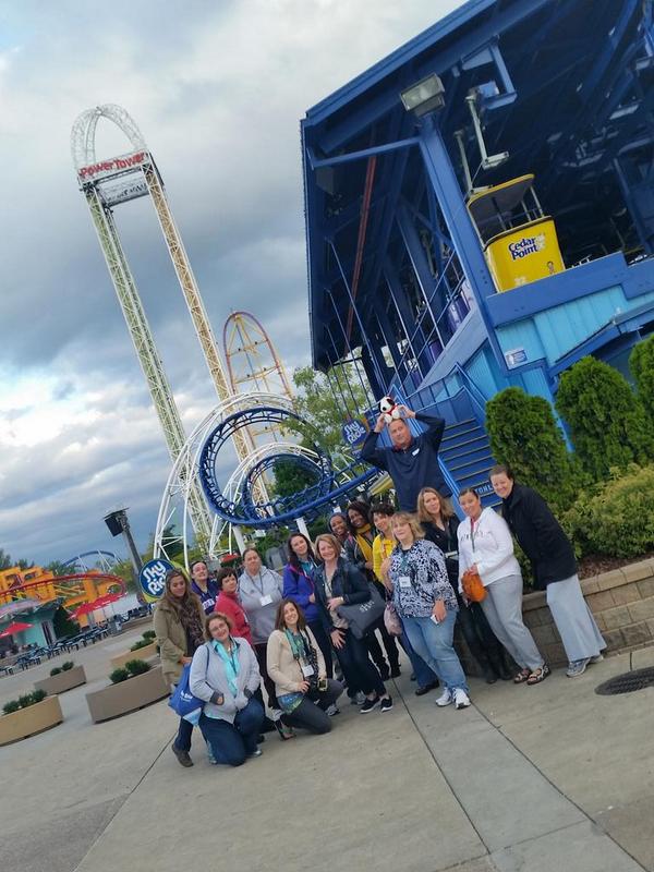 BeautyandBeets's tweet image. Early morning tour of @cedarpoint with @BryanEdwardsCP and Snoopy #BloggyCon14 #IHeartCP