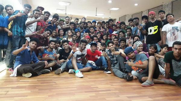 CardozPaul's tweet photo. Rahul n Paul 's Group picture at the workshop...
#HighLevel #Workshop #HipHop #Lyrical http://t.co/zoinXnEgsk