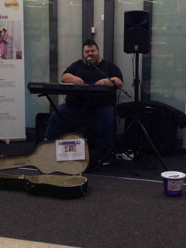 Mrstirling01's tweet photo. Tom Urie live in Sainsburys Stirling #great 🎤🎼🎤 @EBMemorialFund Raising money for a fantastic Cause http://t.co/5VwWl7i90D