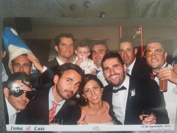 Julio_o_t's tweet photo. Un día de puta madre el que echamos ayer los amigos en la boda de @Ibeuve y @MD_oficial_ . La próxima la del mago!! http://t.co/hePZbveEfS