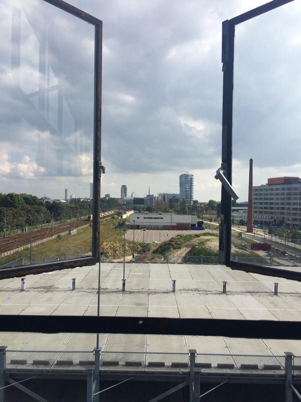 Prachtig uitzicht vanuit de ontbijtkamer van het eerste hotel op #strijpS, het #bluecollarhotel