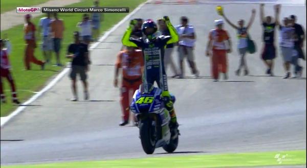 chechulazaro's tweet photo. Valentino Rossi. 35 años. 107 victorias. #CheSpetaccolo http://t.co/uNyf57RDIN