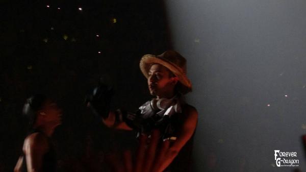 Forever_GDragon's tweet image. Encore Day 2 - GD #BIGBANG #YGFAMCONSG #YGFAMILYINSG