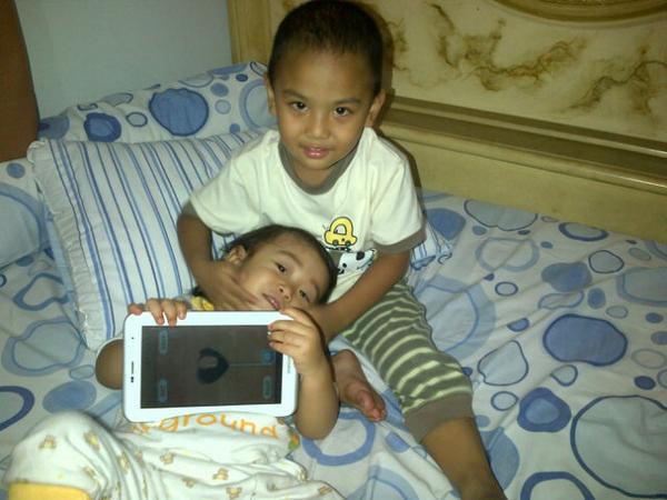 dini_dima's tweet photo. @parentingINA aa biya elus elus sayang ade afikaah,,#PITwitpic cc @erikpalupi http://t.co/a0vbakA5r2