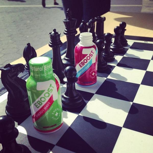 EBOOST's tweet photo. Rise and shine! Who's up for a game of chess this morning in Union Square? #chessBOOST http://t.co/ZYnjSXHcqQ