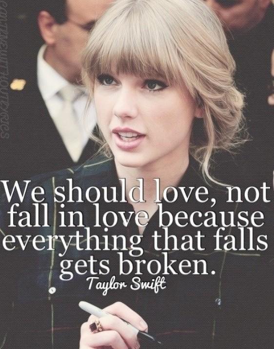 winegrape1's tweet image. พี่เทย์เลอว่าไว้ น่าร้ากกก