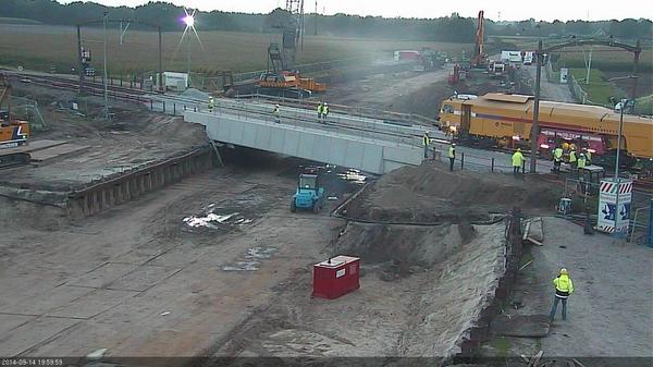 Spoordek Oudenbosch bijna gereed voor treinverkeer.  Realisatie in 1 TVP, knap staaltje vakmanschap; #Ippel #strabag