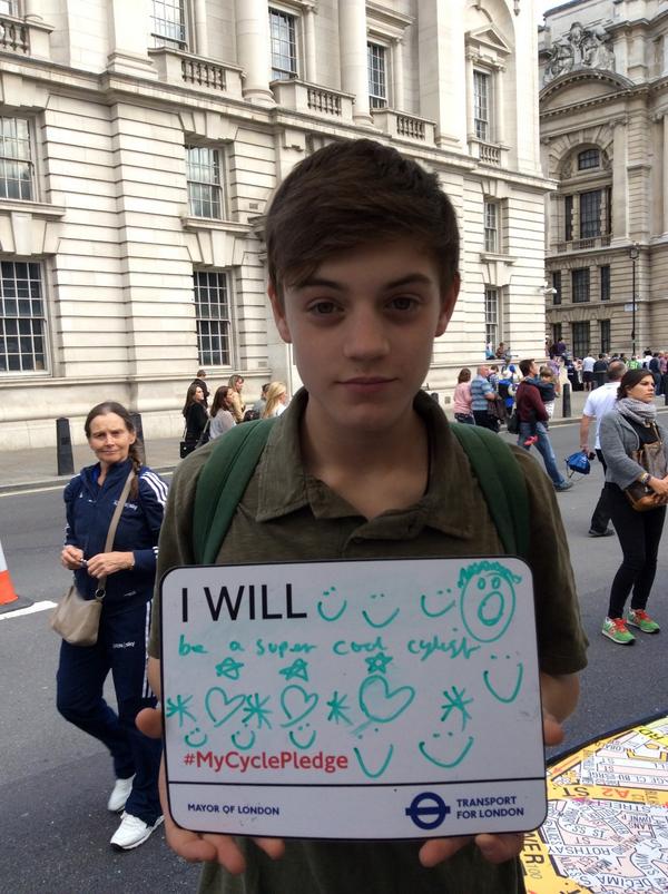 CycleLDN's tweet photo. Here's Patrick's #MyCyclePledge today @TfLOfficial @TourofBritain #TOB2014 @JeaniePurslow http://t.co/3bG1p6oDKv