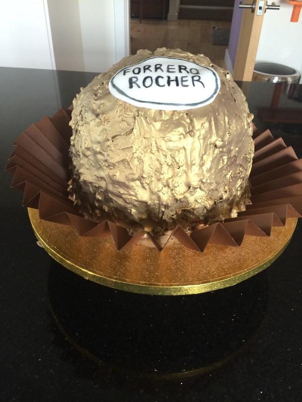 tracey_bray's tweet photo. Is it Xmas yet? #PimpThatSnack for charity #GBBO at work http://t.co/sL5BDkmJ3r