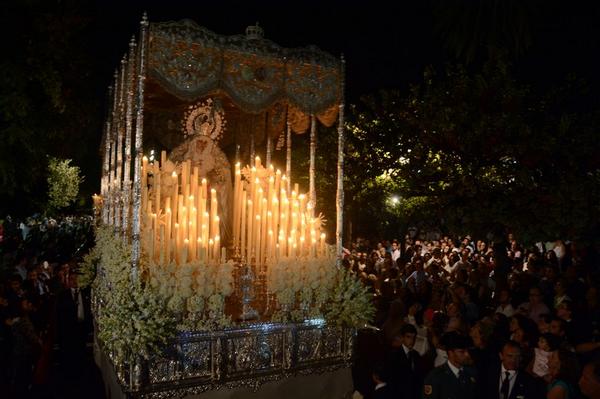 SSantaTV's tweet photo. Las mejores imágenes de toda la salida de la @HermandadPaz en el objetivo de @JavierComasR en http://t.co/wJljvxH9ND http://t.co/S98Esmkf1s