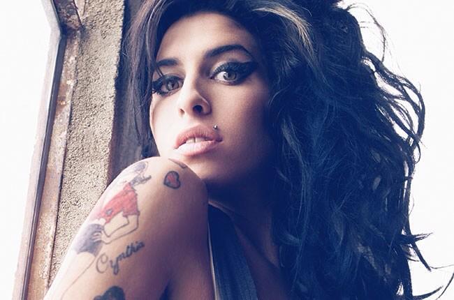 Also happy birthday to the the lovely, talented amy winehouse  I am still so sad over this 