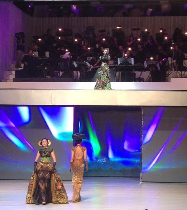 Performed by <a href="/gitagut/">Aluna Sagita Gutawa</a> membawakan "Misteri Mimpi" ciptaan Guruh Soekarno Putra #25thBerkarya #MerendaKasih