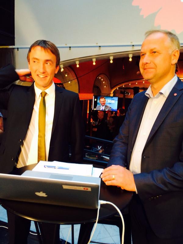 Pansar_Anna's tweet photo. Igång! #tv4val http://t.co/7CB7AVQsAo