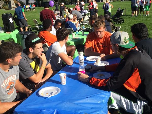 GoTRUWolfPack's tweet photo. #Trumbb chowing down in prep for terry fox run at riverside park . #cwuaa #mytru #kamloops http://t.co/GJQM6mshUR