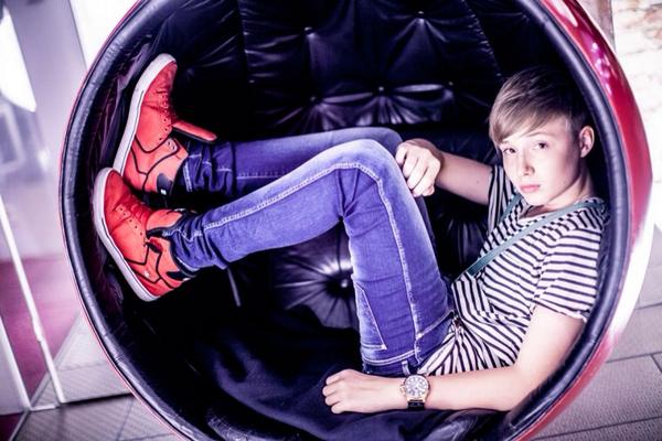 Isac has better legs than me...
