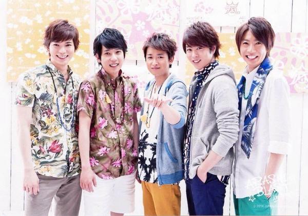 櫻庭 美翔 3 A Twitteren その後 Kat Tunがデビューし デビュー曲ミリオンセラーですごい人気 で マスコミも嵐 デビュー会見と衣装がすごかったやつねw今はkat Tunのが上だろwな時期もあったな その間も嵐さんは負けずに頑張ったから今がある Http