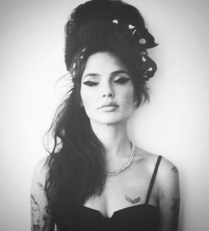 Happy birthday to the ingenious & inspiring Amy Winehouse. Your voice continues to haunt & guide the music industry. 