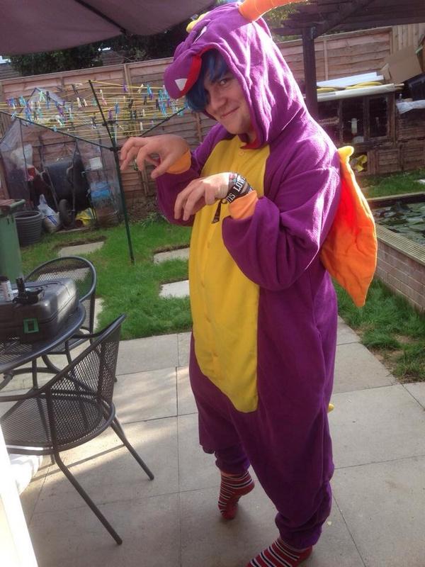 SammyTombs's tweet photo. I am the cinnamon dragon http://t.co/pst0mwwJsV