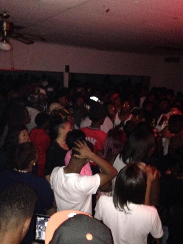 DjKidd_'s tweet photo. Last night was legit 👌 #NotANormalKickBackPt2 ‼️ http://t.co/wraaKlwHg5