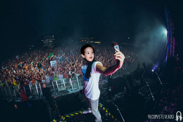 steveaoki's tweet photo. A vote for me is a vote for your dreams!! #LittleSteveBigDreams 

Get on it - DJ Mag Top 100:  http://t.co/qrFdLdmmKf http://t.co/Y7THxCuQTm