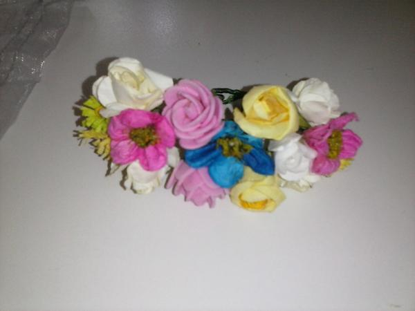 TocadosCF's tweet photo. Pulseras de flores!!  Hazte con una para tus looks de bodas, eventos y casua http://t.co/X6qk6dPUI2