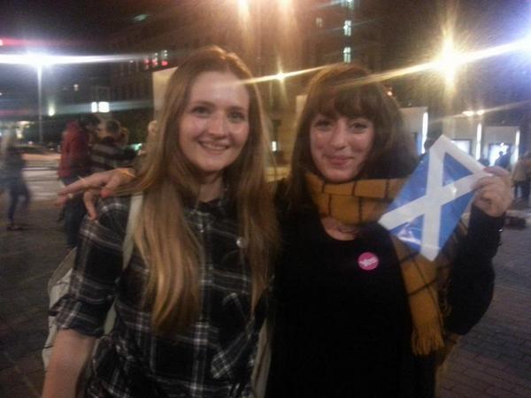 sebsabiron's tweet photo. Fin du #VoteYesConcert, fin du live Tweet. Récap ici : http://t.co/JzfF73yp3r http://t.co/VwdDpw35i4
