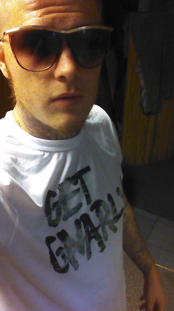 r_shrader's tweet image. 