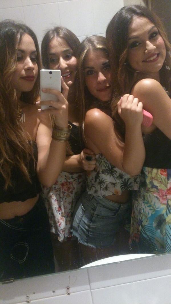 AlbaGuiberHF's tweet photo. Muchísimas gracias por este increíble verano,sois muy grandes,os quiero hermanas @isalopezk @IvannaPachecoK @rociohf2 http://t.co/ug86j7jOFP