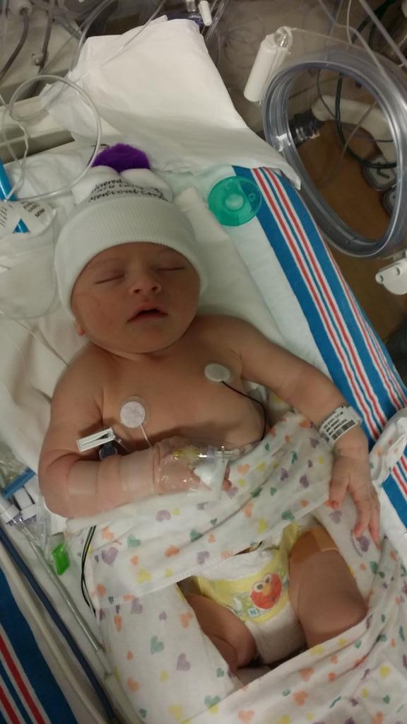spencerNYC's tweet photo. I'm officially a Dad :) Sofía and I are proud to introduce you to little Alexander Spencer Richardson, 4.2 kg, 57 cm http://t.co/FImCsRc82P