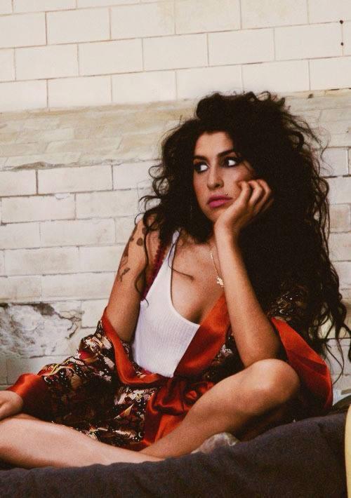 Happy Birthday Amy Winehouse, R.I.P beautiful, Such an amazing woman     
